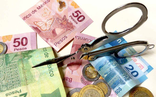 Banxico recorta su previsión para la economía: puede haber&nbsp;decrecimiento