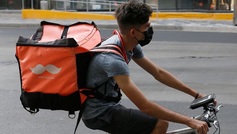 Repartidores temen que se prohíba su trabajo por la contingencia del&nbsp;Covid-19