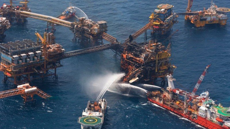 Pemex se alista a cerrar producción en campos nuevos tras desplome de&nbsp;petróleo