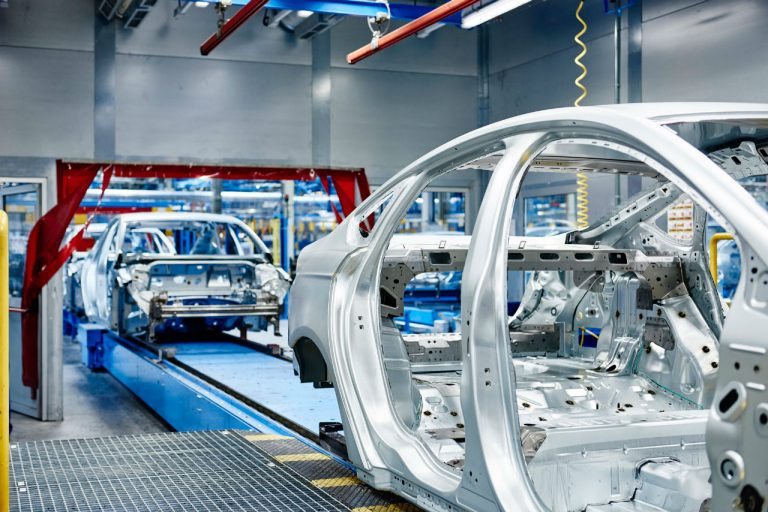 Ford estima que producción retome en julio ritmo previo a&nbsp;Covid-19