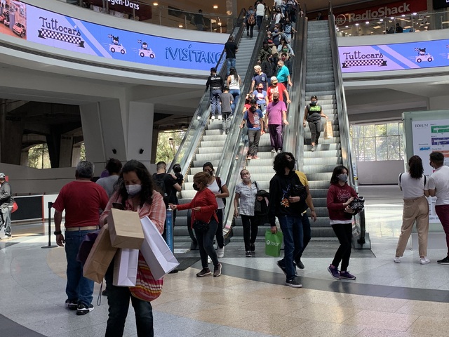 Tiendas, hoteles y restaurantes prevén recuperación para&nbsp;2022