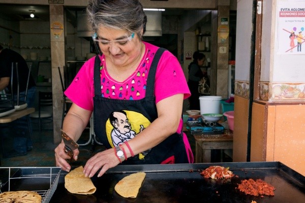 ¡Mantengamos a flote a los pequeños negocios de comida! ¡Vamos por un&nbsp;antojito!