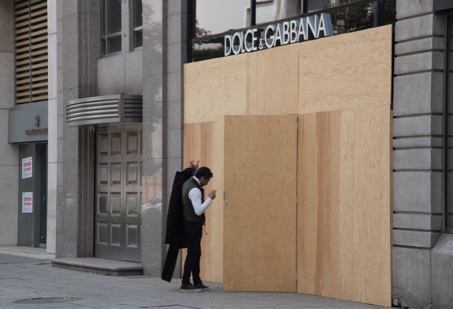 Nuevo semáforo rojo por covid-19 sacó del mercado laboral a 426,000&nbsp;personas