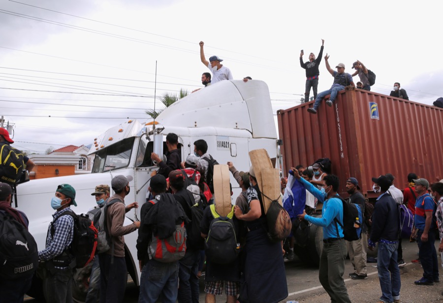 ¿A qué se enfrenta la caravana migrante que quiere trabajar en México o&nbsp;EU?