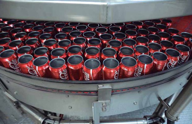 Covid-19 afecta ventas de Coca Cola FEMSA, caen 5.6% en&nbsp;2020