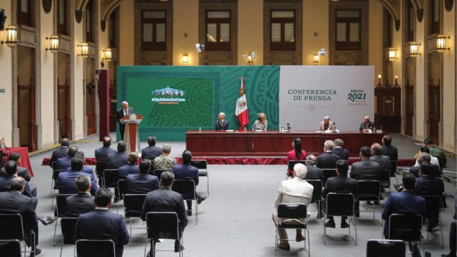 AMLO y gobernadores firman acuerdo para no interferir en&nbsp;elecciones