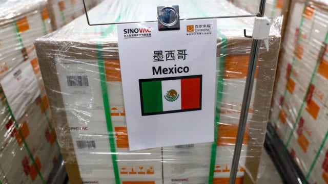México recibe certificado que destraba aplicación de 800 mil vacunas de&nbsp;Sinovac