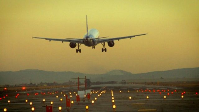 AMLO ve intereses de aerolíneas de EU en degradación de calificación a&nbsp;México