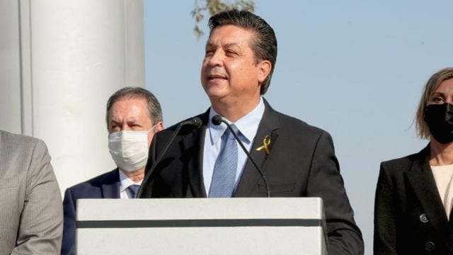 FGR obtiene orden de aprehensión contra Cabeza de Vaca, revela&nbsp;Monreal