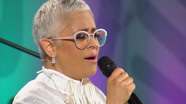 AMLO cambia ‘mañanera’ por concierto de Eugenia León para&nbsp;madres