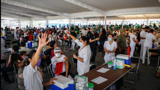 CDMX va por 750 mil vacunas en una semana: aquí grupos, sedes y&nbsp;fechas