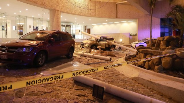 Un muerto, suspensión de vuelos a Acapulco y derrumbes menores, saldo tras&nbsp;sismo