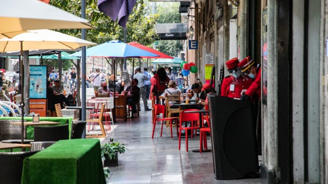 Con regreso al semáforo amarillo, CDMX reabre el 100% de su&nbsp;economía