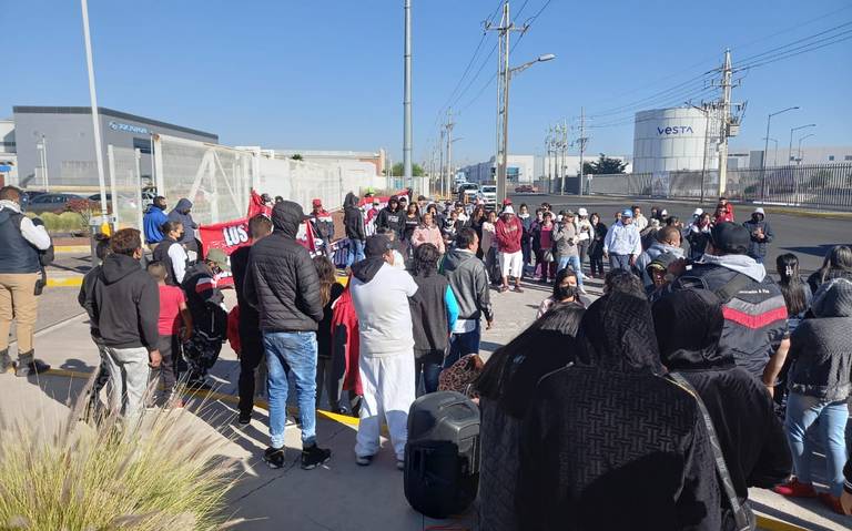 Exigen pago de sueldos trabajadores de Wasio&nbsp;México.