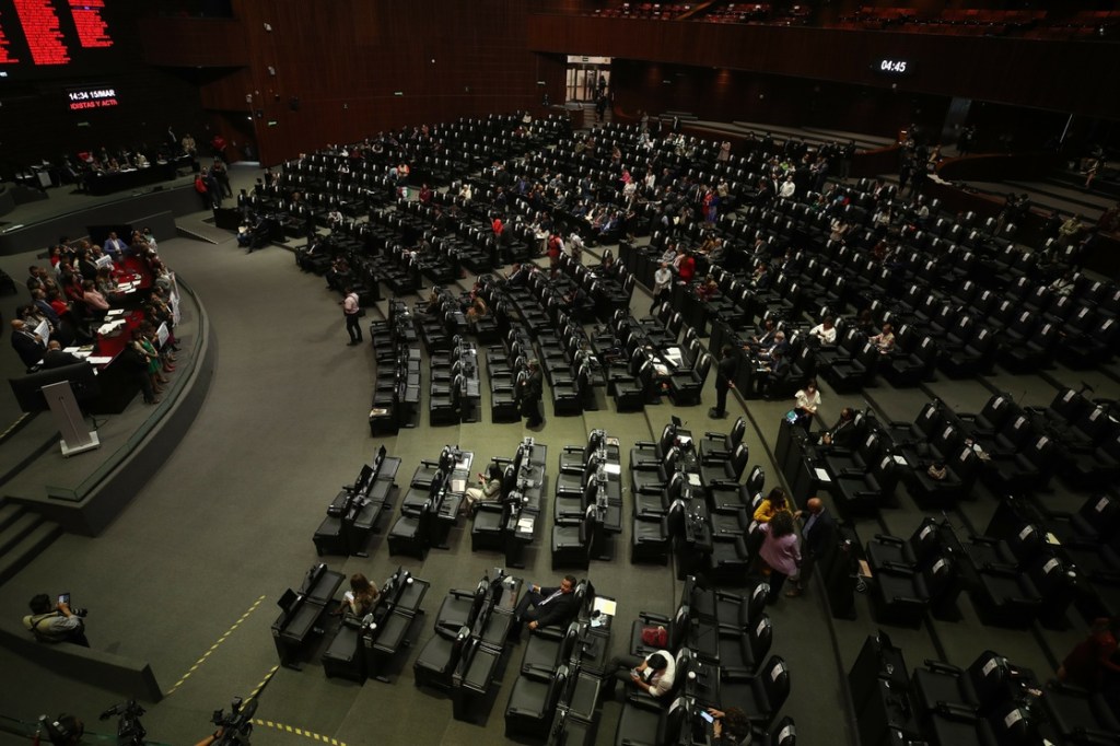 La iniciativa que propone la “cobranza delegada”, viola la Constitución y la&nbsp;LFT.