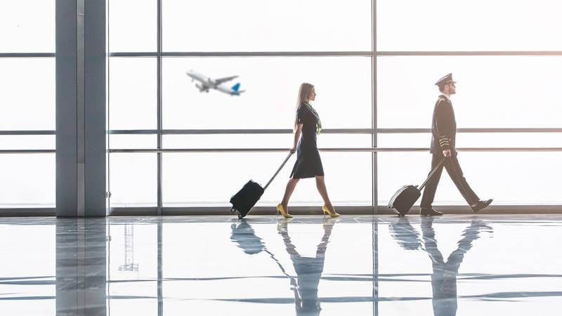 COVID ‘cortó’ alas en México: empleo en aerolíneas y aeropuertos está 6.5% debajo de nivel&nbsp;prepandemia.