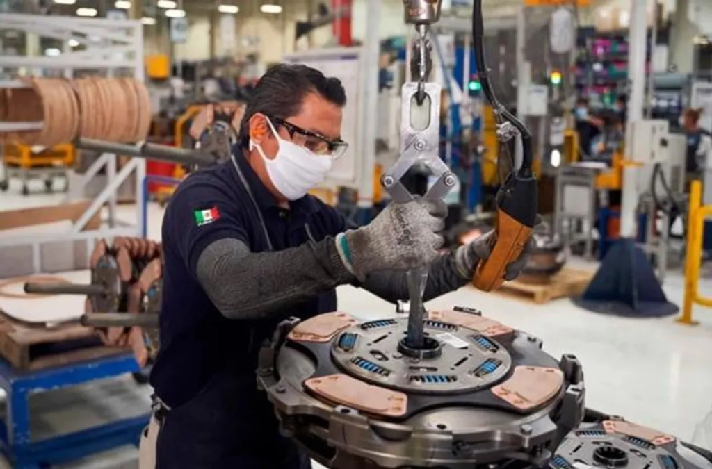 Trabajadores de VU Manufacturing en México llevan su caso al&nbsp;T-MEC.