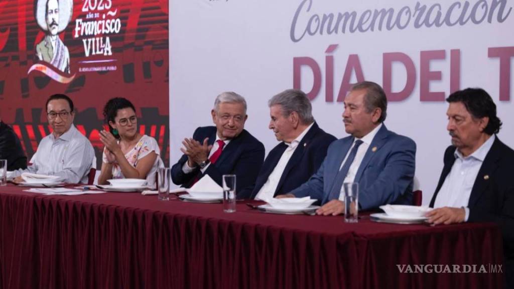 Líderes sindicales llegan con AMLO para conmemorar el Día del&nbsp;Trabajo