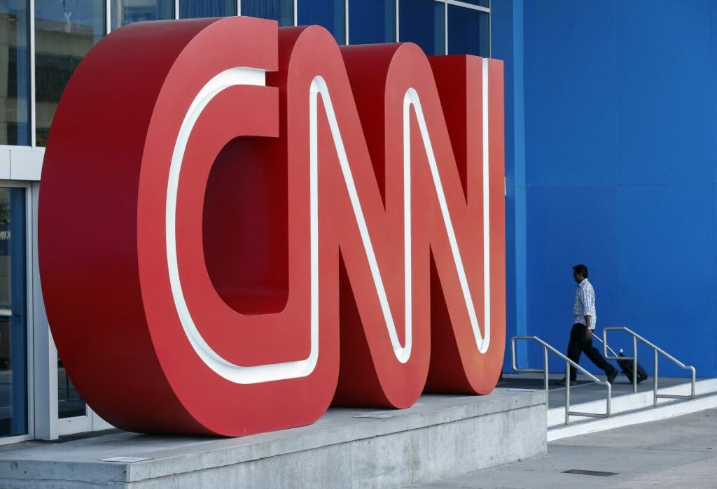 CNN en español despidió a un grupo grande de empleados y se dice que trasladaría su operación a&nbsp;México