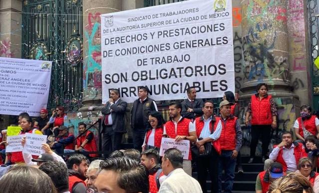 Protestan trabajadores de la Auditoría Superior de&nbsp;CDMX