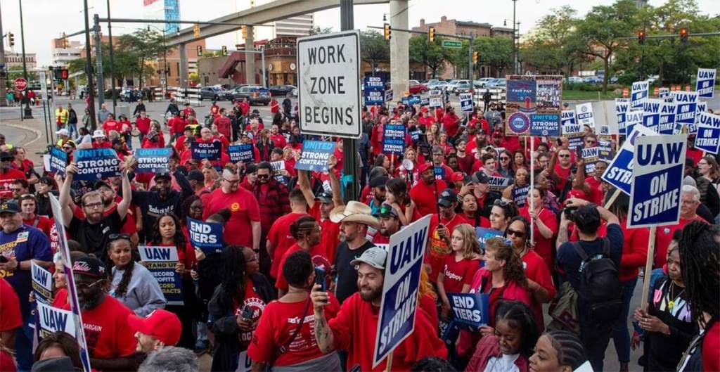 Se unen a huelga automotriz en EU más de 6mil trabajadores de&nbsp;Stellantis