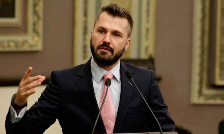 Diputado del PVEM propone que trabajadores del gobierno donen parte de su salario para reconstruir&nbsp;Acapulco