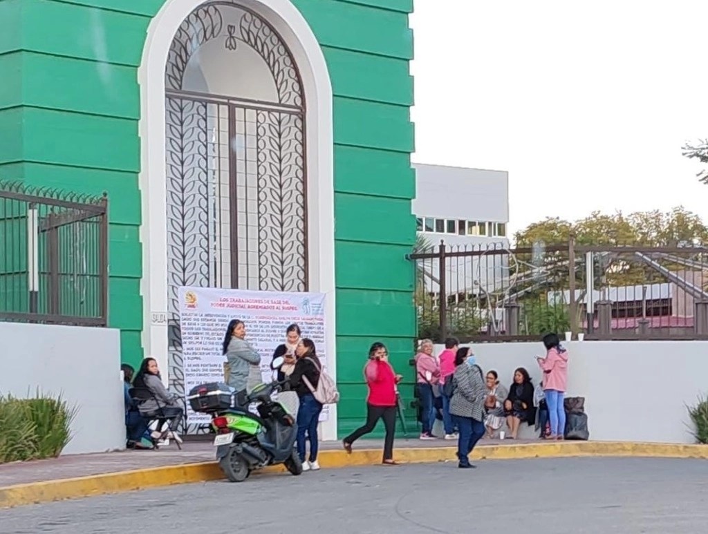500 trabajadores del Poder Judicial de Guerrero paran&nbsp;labores